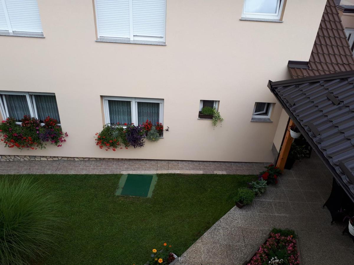 Iris Room & Apartment Slunj Eksteriør billede