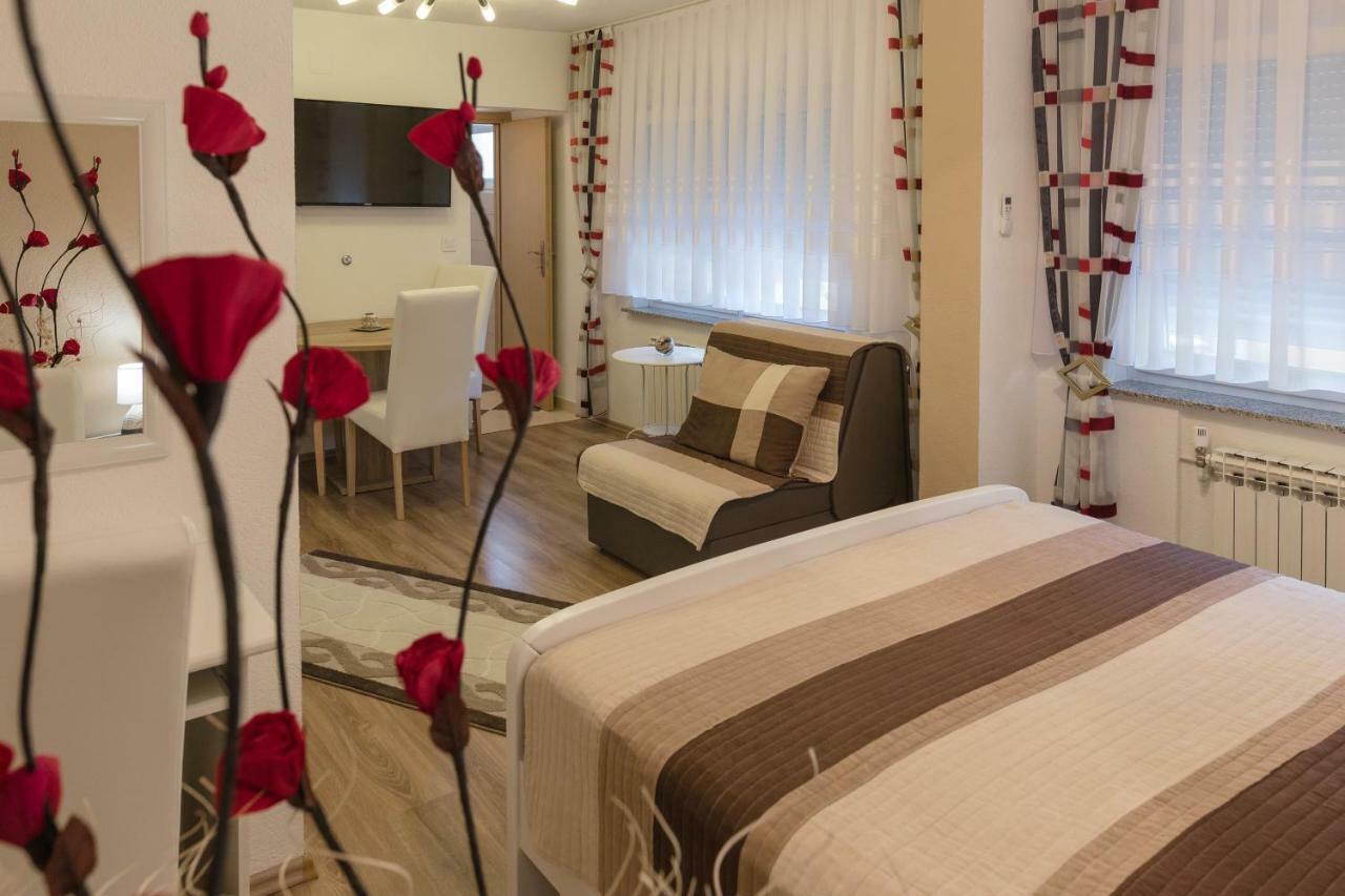 Iris Room & Apartment Slunj Eksteriør billede